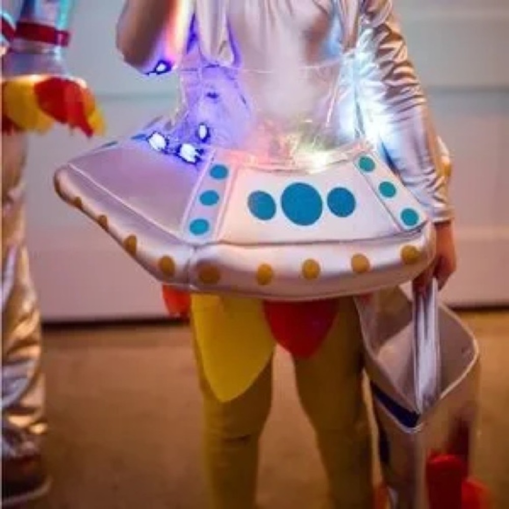 Pottery barn NWT ufo light up costume: kids small